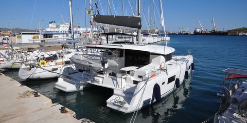 Lagoon 42