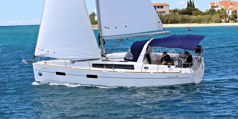 Beneteau Oceanis 38