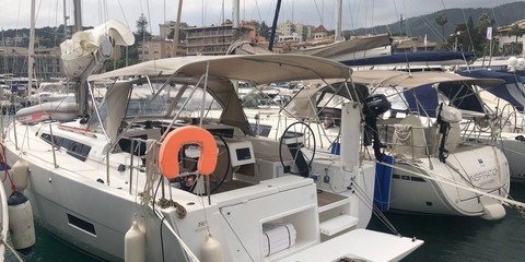 Dufour 390