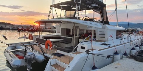 Lagoon 450 F