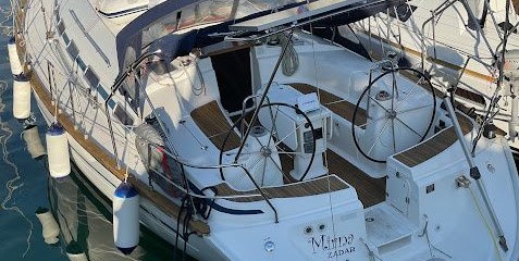 Bavaria 44