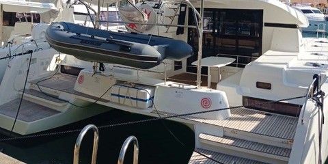 Lagoon 42
