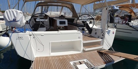 Dufour 390