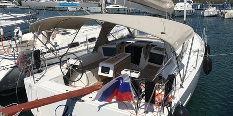 Dufour 390