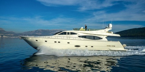 Ferretti 760
