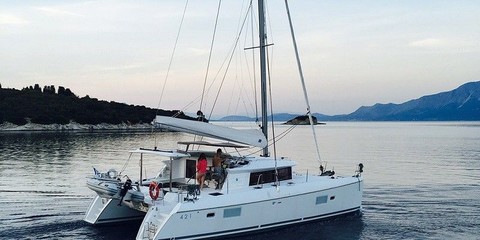 Lagoon 421
