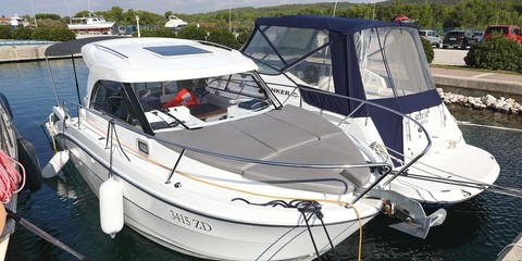 Beneteau Antares 8