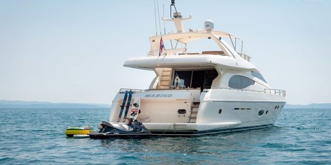 Ferretti 730