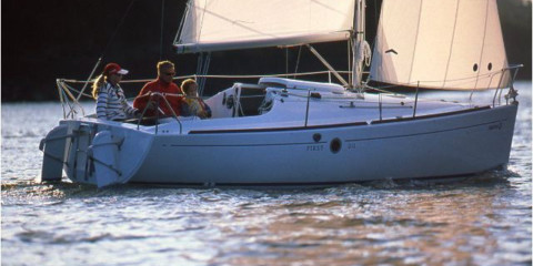 Beneteau First 211