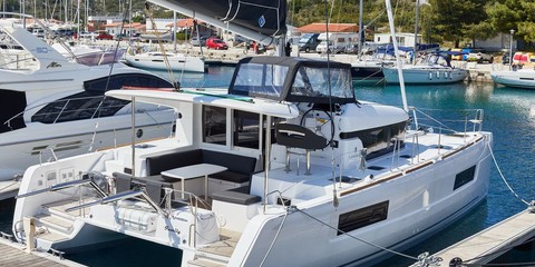 Lagoon 40