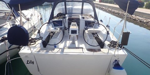 Dufour 360