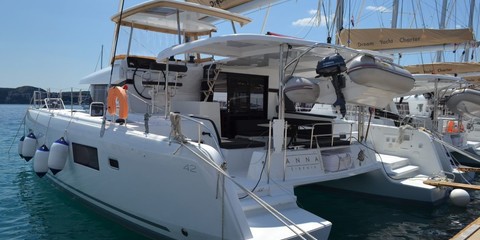 Lagoon 42