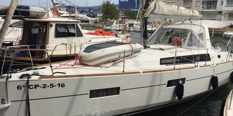 Beneteau Oceanis 38
