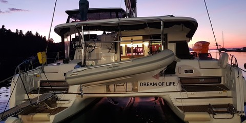 Lagoon 42