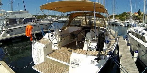 Dufour 375