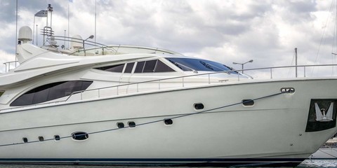 Ferretti 880