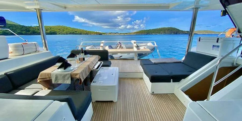 Lagoon 52