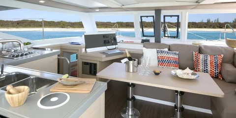 Fountaine Pajot Lucia 40