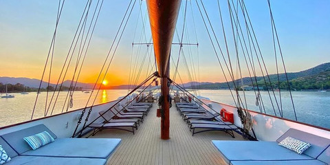 Motor sailer