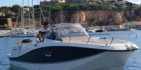 Quicksilver Activ 755 Sundeck