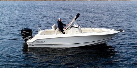 Boston Whaler 230 Outrage