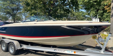 Chris-Craft Launch 23