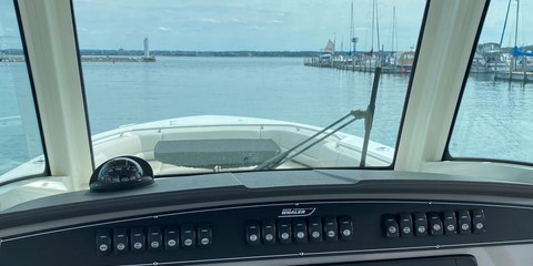 Boston Whaler 330 Outrage