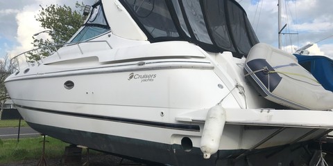 Cruisers yachts 3870 express