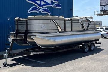 60 x 16 tri-toon passenger vessel