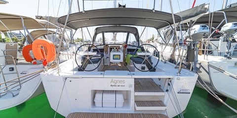 Dufour 390
