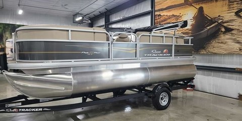 Sun Tracker Party Barge 18 DLX