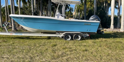 Pursuit 2870 center console