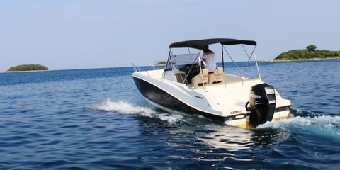 Quicksilver Activ 675 Open