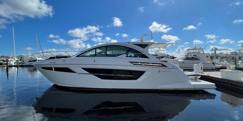 Cruisers Yachts 50 Cantius
