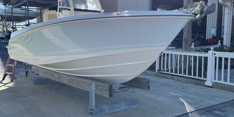 Boston Whaler 230 Outrage