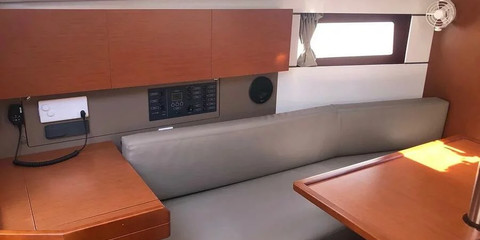 Beneteau Oceanis 35.1