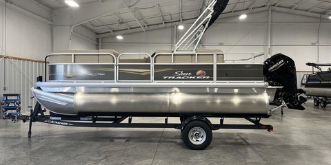 Sun Tracker Party Barge 18 DLX