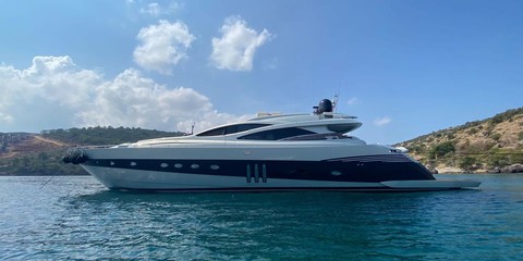Pershing 90