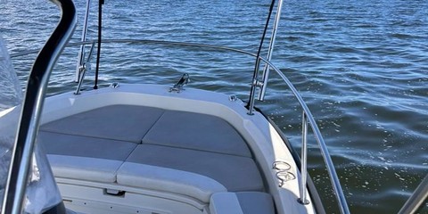 Boston Whaler 210 Dauntless