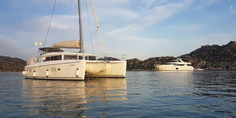 Lagoon 421