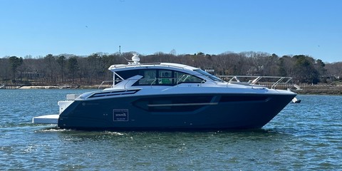 Cruisers Yachts 42 Cantius