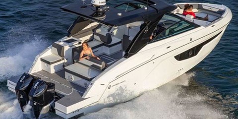 Cruisers Yachts Intercruiser 34