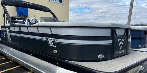 60 x 16 tri-toon passenger vessel