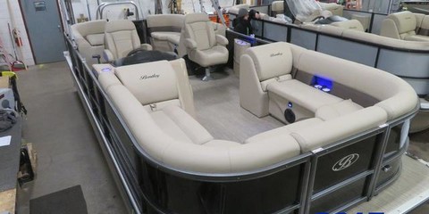 Premier Pontoons Navigator 220