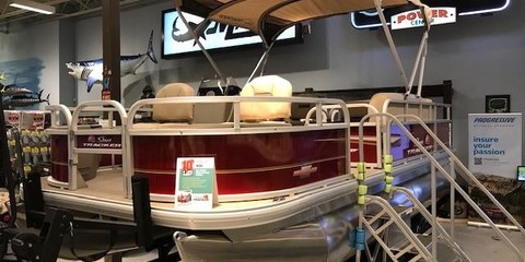 Sun Tracker Bass Buggy 18 DLX
