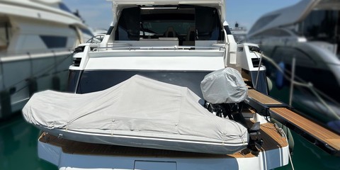 Pershing 62