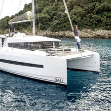 Bali catamarans 4.0 lounge