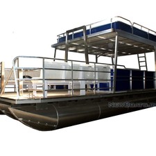 Катер - понтон двухпалубный (тримаран) с солярием