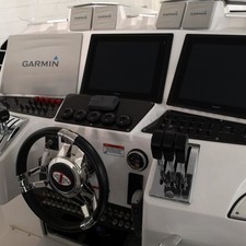 Cigarette 42 Huntress