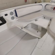 Cigarette 42 Huntress